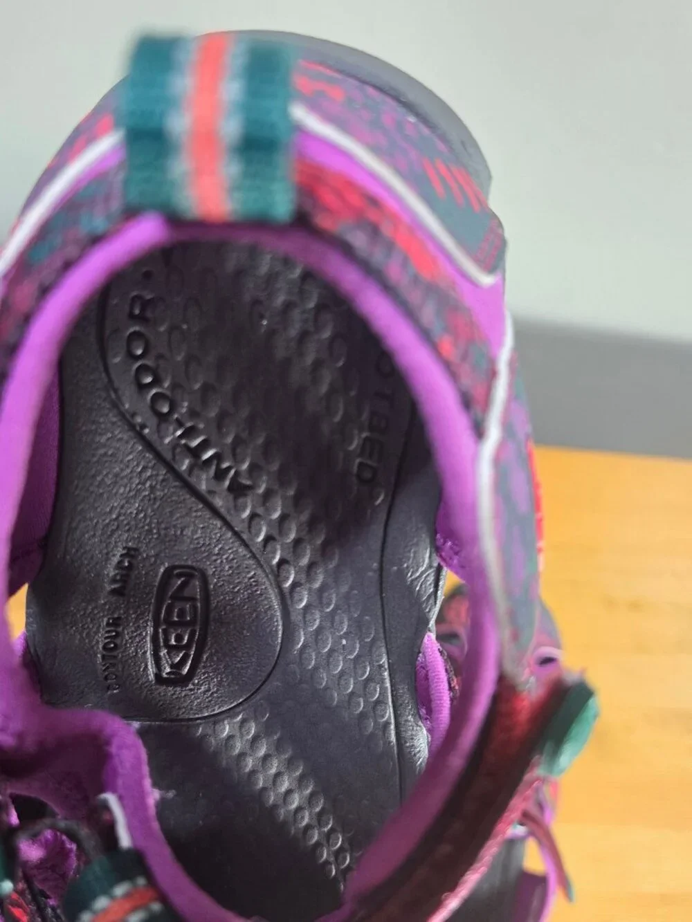 KEEN Children Girls Size 3 Seacamp II CNX Purple Pink Waterproof Hiking Sandals